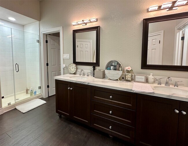 Foto del edificio - 21641 Forest Colony Dr