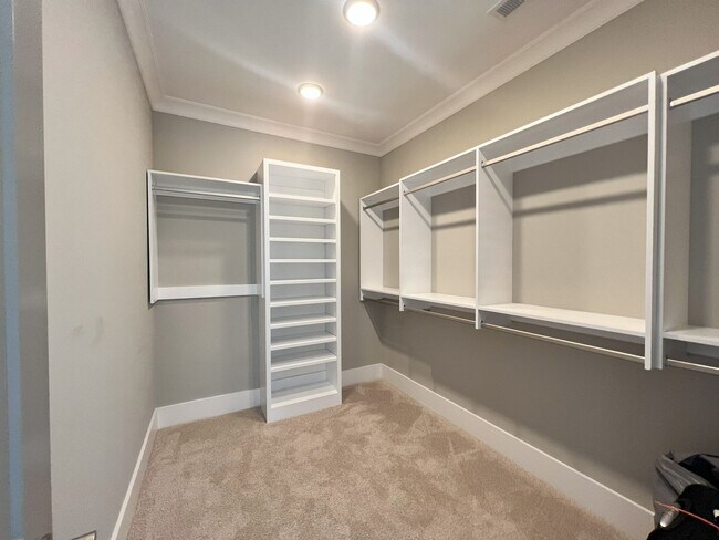 Building Photo - Coming soon!! Beautiful 3-Bedroom, 2.5-Bat...