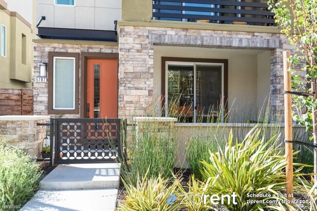 Building Photo - 4 br, 3.5 bath House - 5787 Huntley Ave, D...