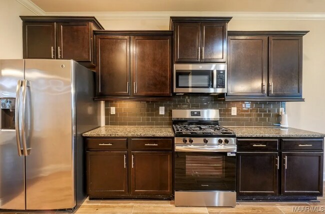 Foto del edificio - 5876 Blevins Cir