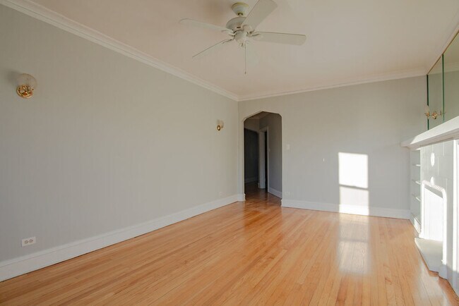 Foto del edificio - 8229 S Vernon Ave