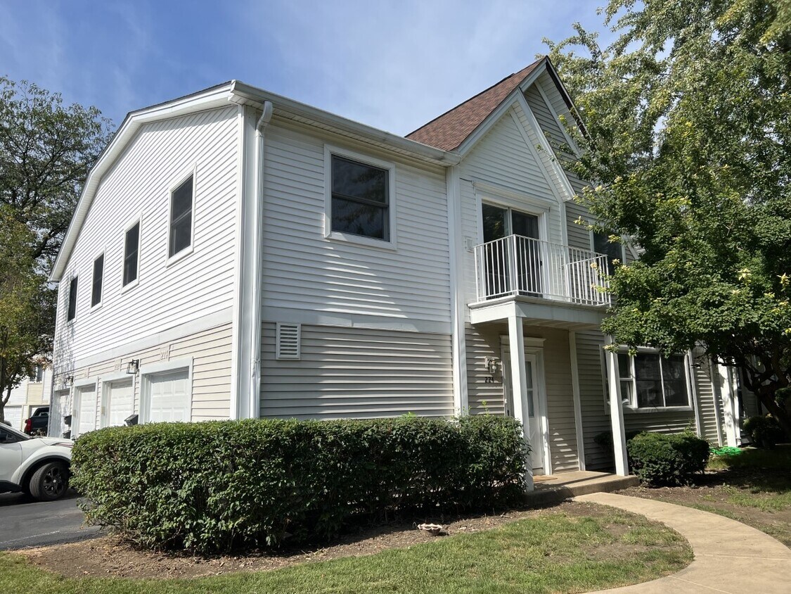 224 Inverrary Ln Unit 224, Deerfield, IL 60015 Condo for Rent in