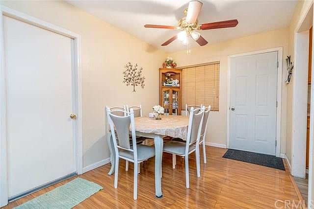 Foto del edificio - 551 Holladay Pl