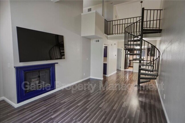 Building Photo - 26921 Flo Ln