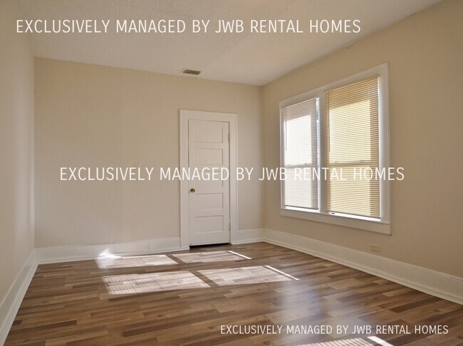 Foto del edificio - 664 Long Branch Blvd