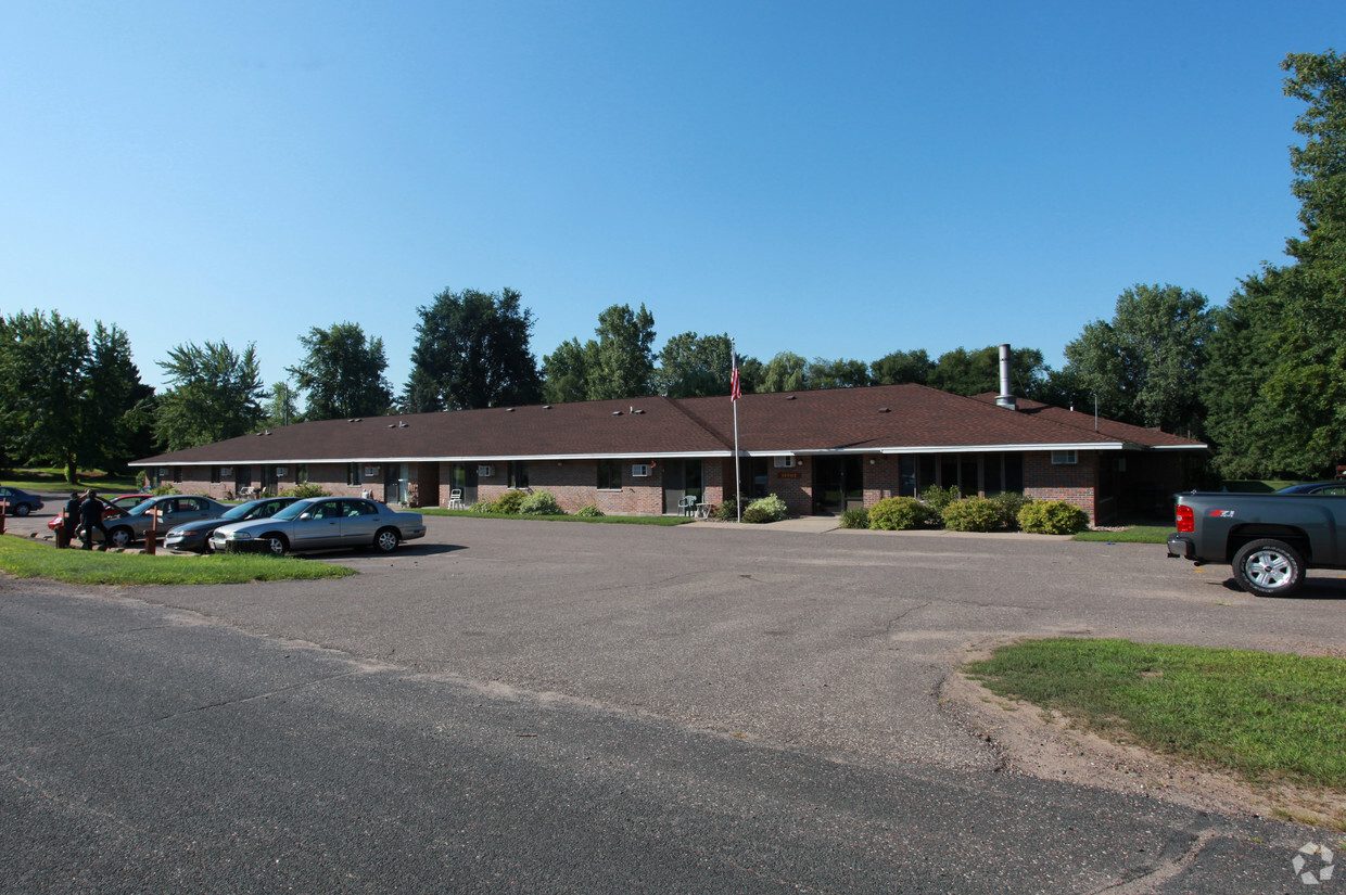 Building Photo - Countryside Apartments