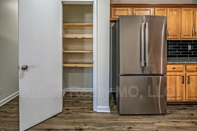 Building Photo - 1109-1111 E 173rd St