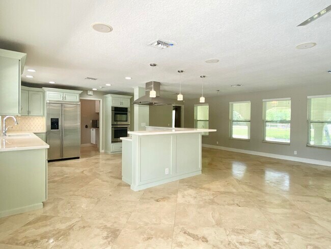 Foto del edificio - 16605-16115 115th Ave N