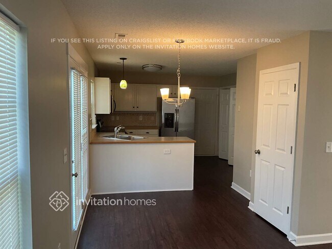 Building Photo - 3407 E Fairmeadow Dr
