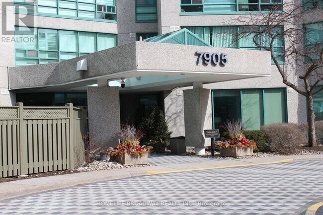 Building Photo - 7905 Bayview Ave