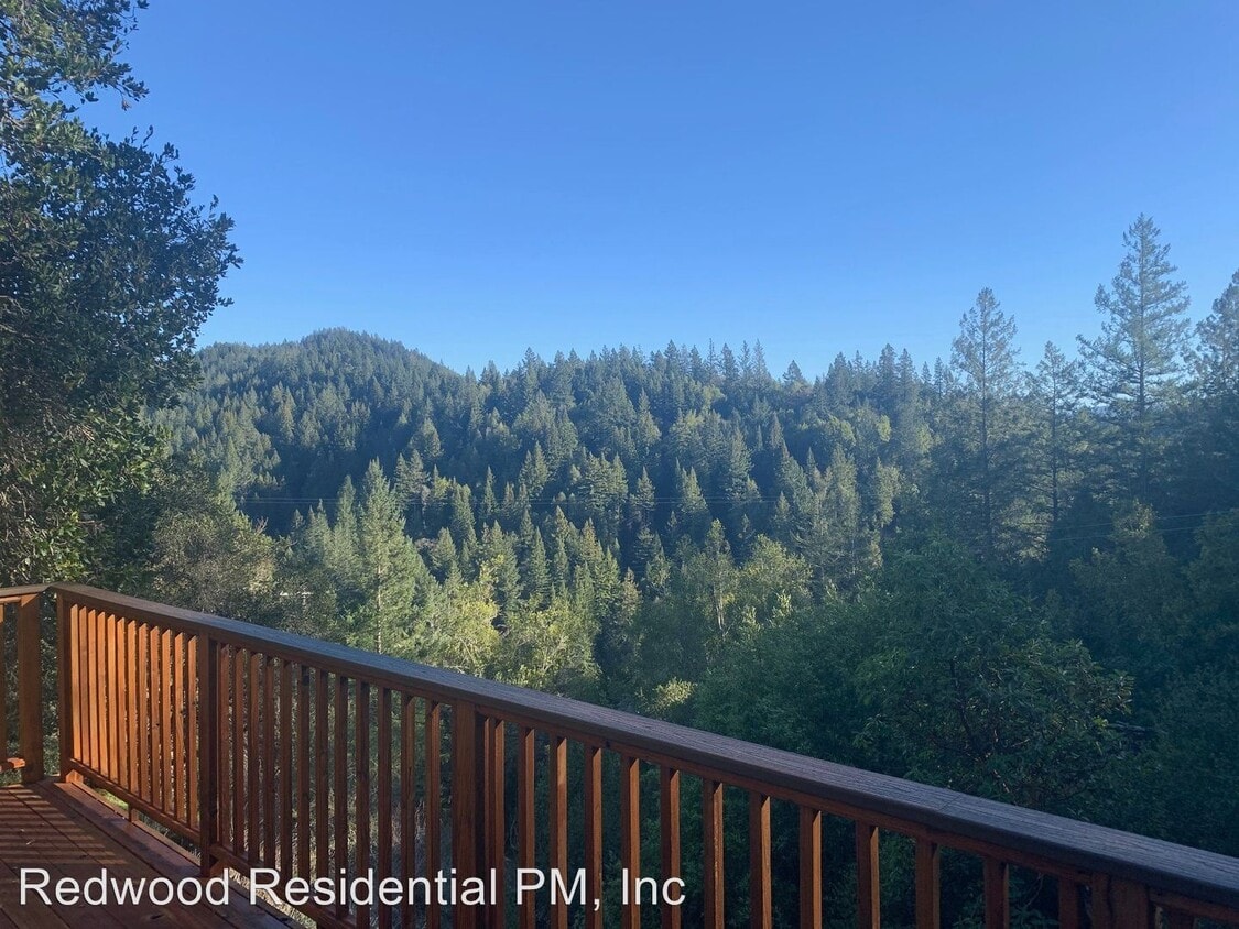 2 br, 1 bath House 1113 Los Alamos Rd House for Rent in Santa Rosa