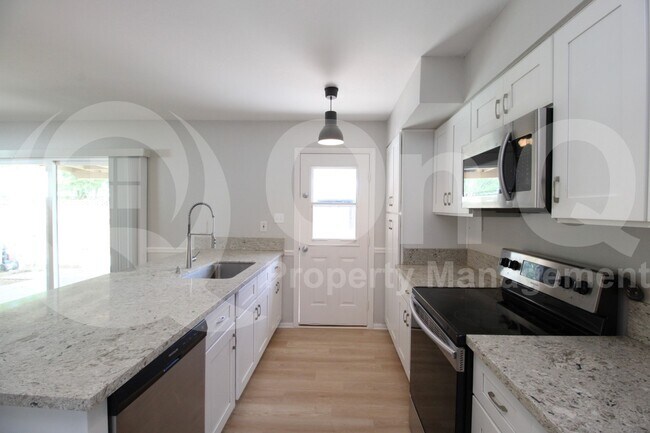 Foto del edificio - 537 E Laguna Dr