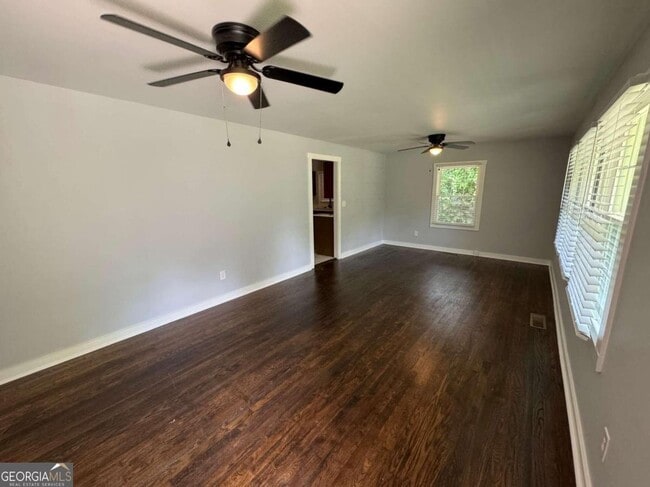 Building Photo - 285 Willow Run