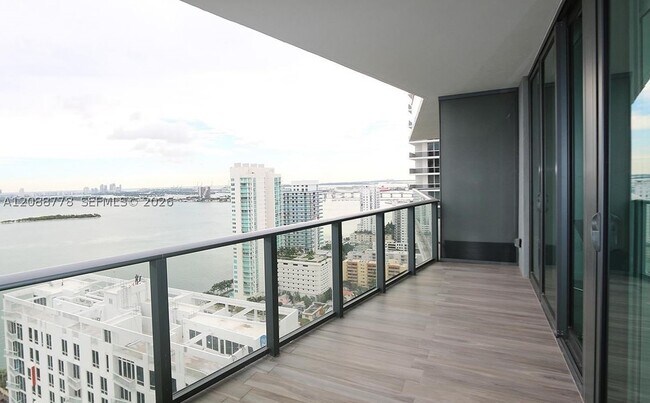 Foto del edificio - 460 NE 28th St
