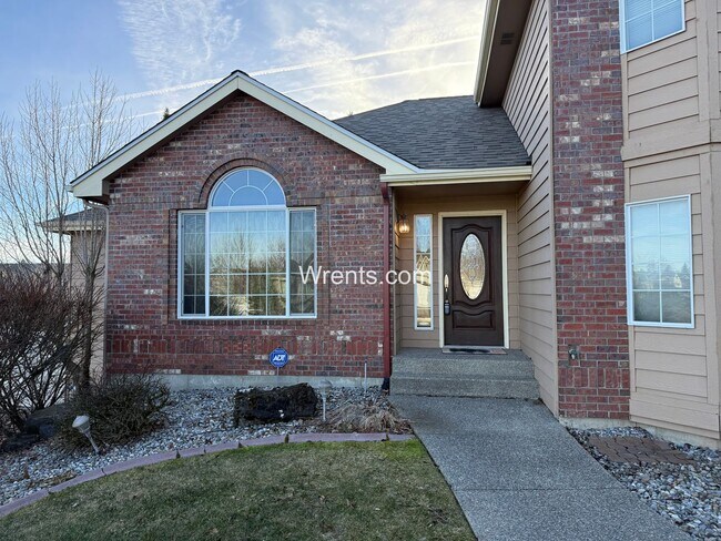 Foto del edificio - Beautiful 5-mile prairie home! Available now!