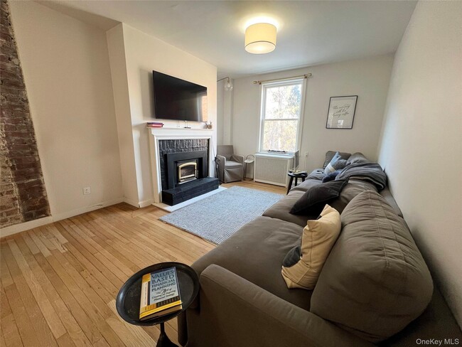 Building Photo - 64 Sagamore Rd