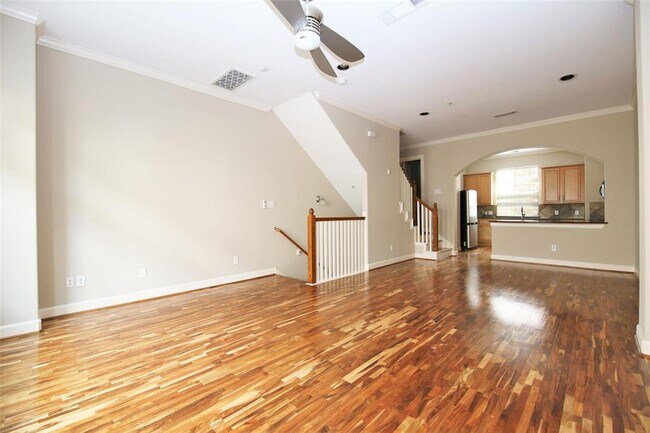 Building Photo - 2902 Chenevert St