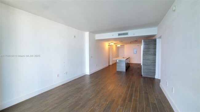 Foto del edificio - 460 NE 28th St