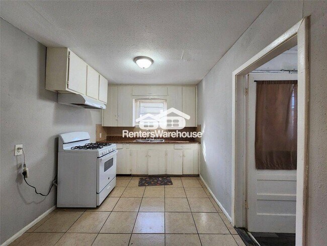 Foto del edificio - 7937 Oak Knoll Ln