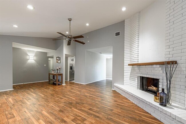 Building Photo - 6811 Blue Ridge Dr