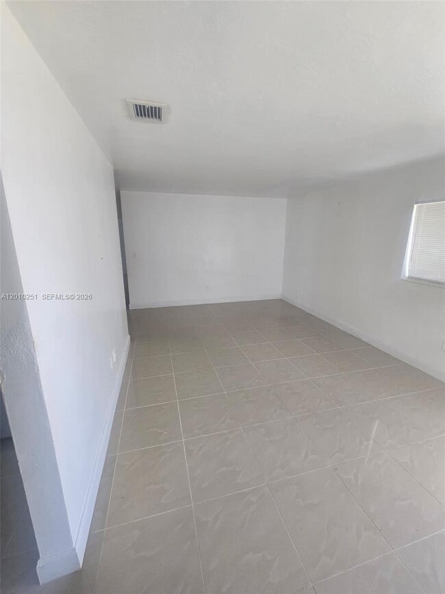 Foto del edificio - 1149 NW 76th St