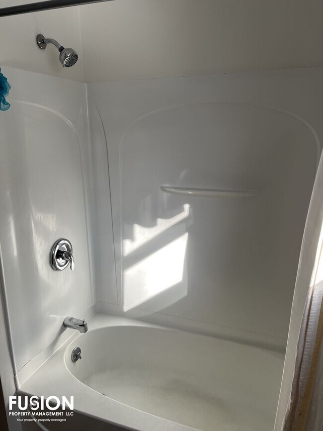 Foto del edificio - Fully Furnished Rental w/Steam Room & Sauna!