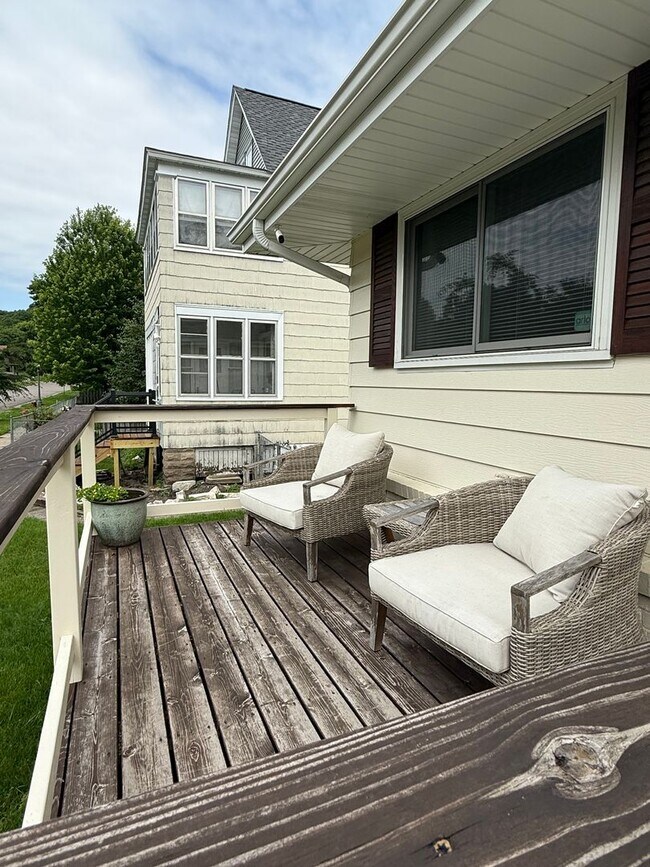 Foto del edificio - Beautifully Updated 4 Bed 2 Bath St.Paul S...