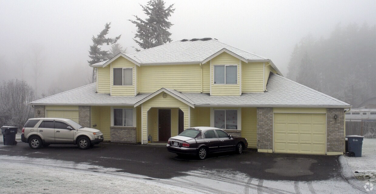 Building Photo - 12003-12005 E 112th Ave