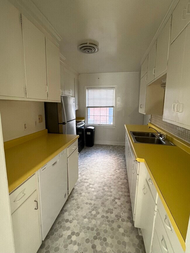 Foto del edificio - 934 8th Ave SW