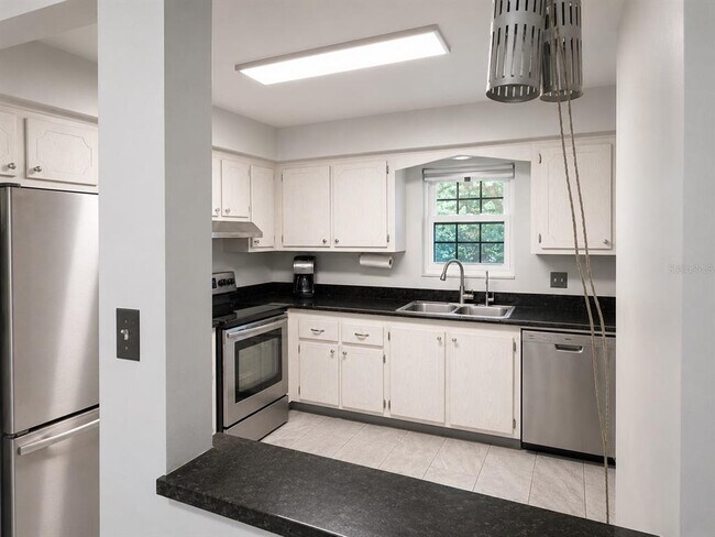 Foto del edificio - 1706 Belleair Forest Dr