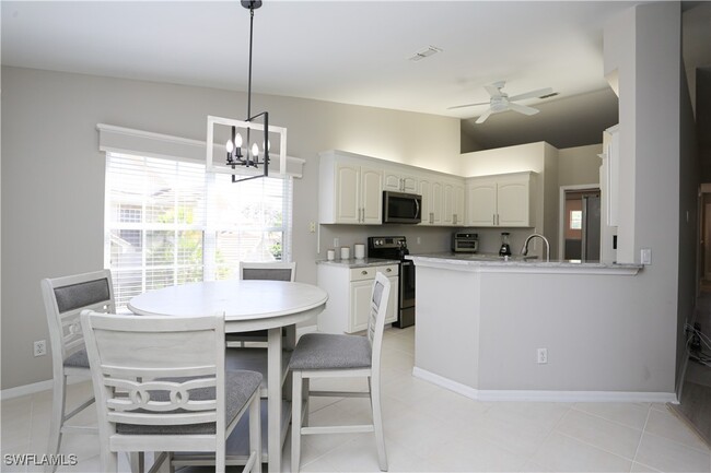 Foto del edificio - 5636 Whisperwood Blvd
