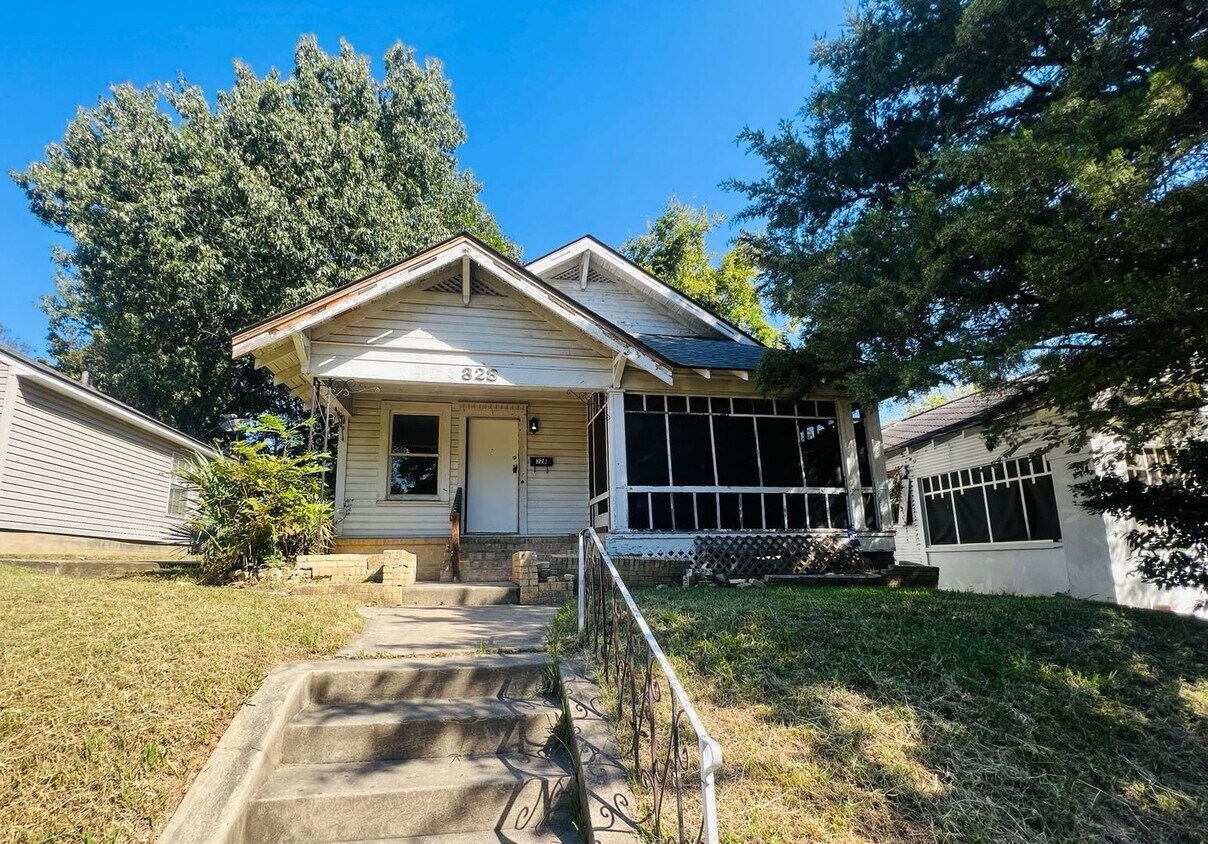 Primary Photo - Half off the first Full Months rent! Secti...