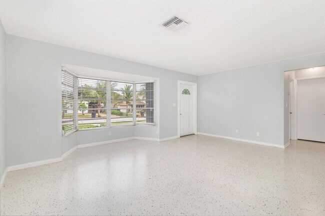 Foto del edificio - 250 Arlington Rd