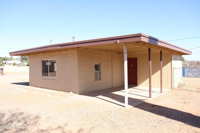 Building Photo - 1052 Chaparral Cir