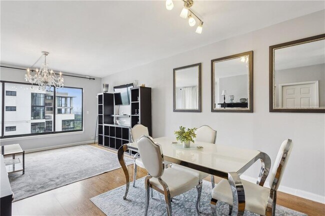 Foto del edificio - 3481 Lakeside Dr NE