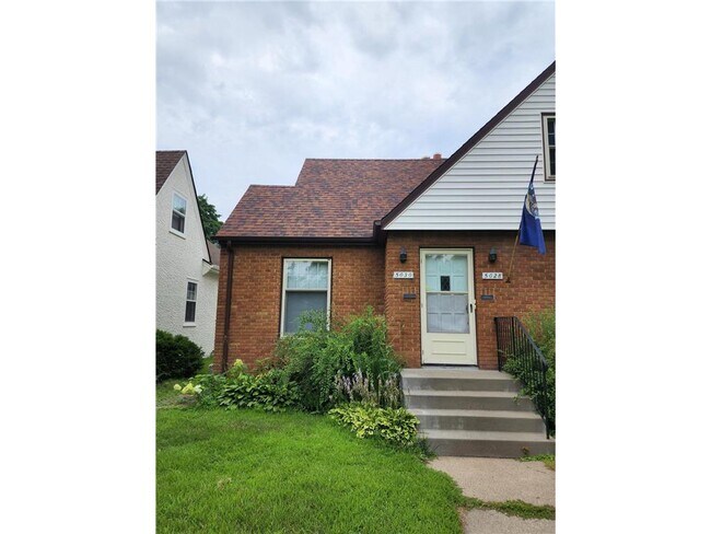 Foto del edificio - 5028 Bloomington Ave