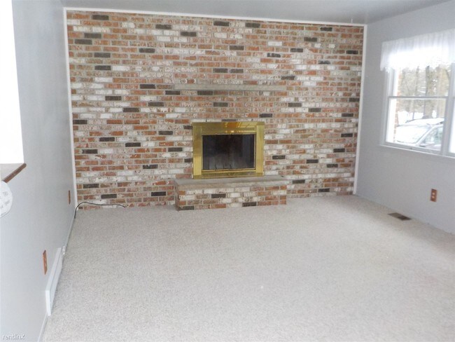 Building Photo - 2400 E Farrand Rd