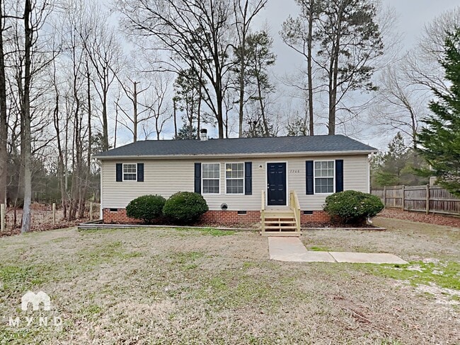 Building Photo - 2208 Shalimar Dr