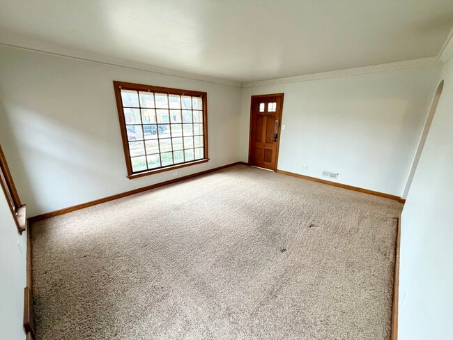 Living room with front door - 2216 Lefeber Ave