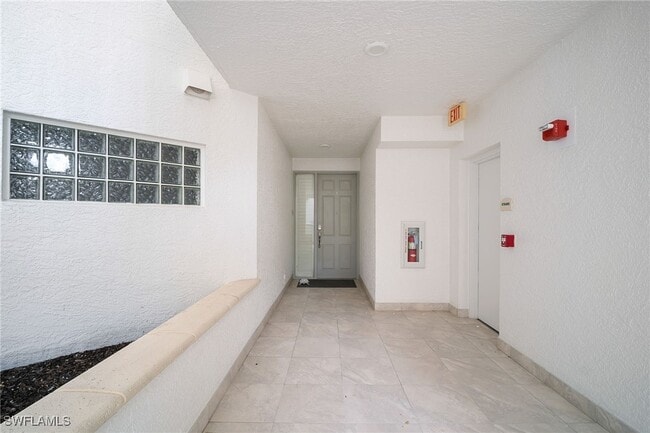 Foto del edificio - 300 Dunes Blvd