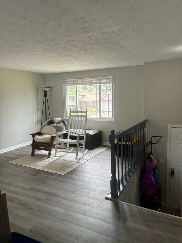 Foto del edificio - 744 Maplewood Ln