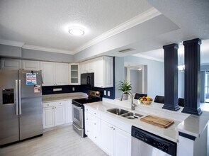 Building Photo - 7370 S Oriole Blvd