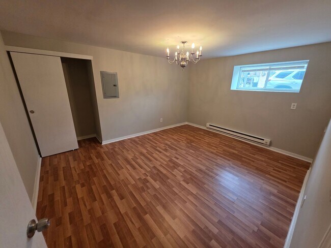 Foto del edificio - 7038 Forrest Ave