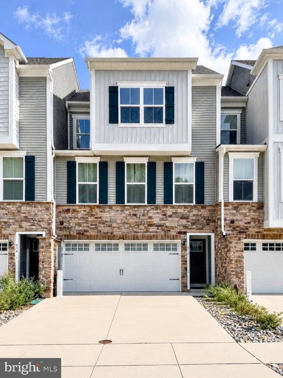 Building Photo - 812 Canary Island Ct