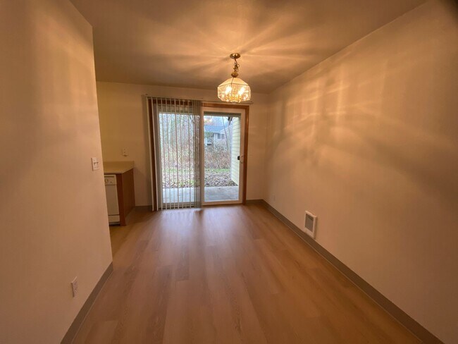 Building Photo - 4257 Wintergreen Cir