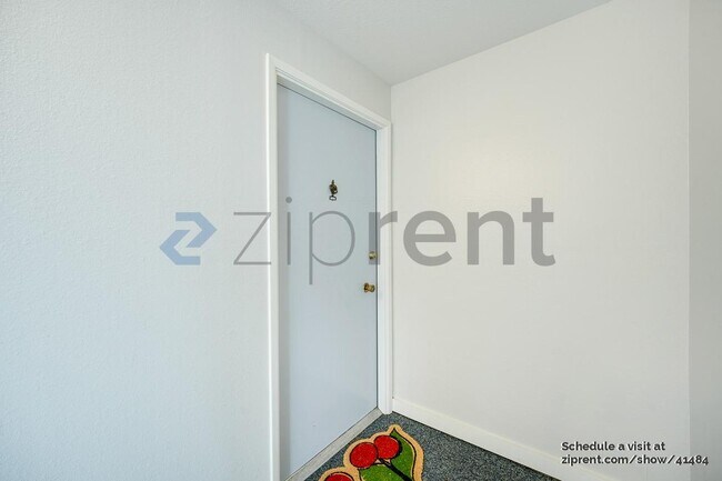 Foto del edificio - 3711 26th Pl W