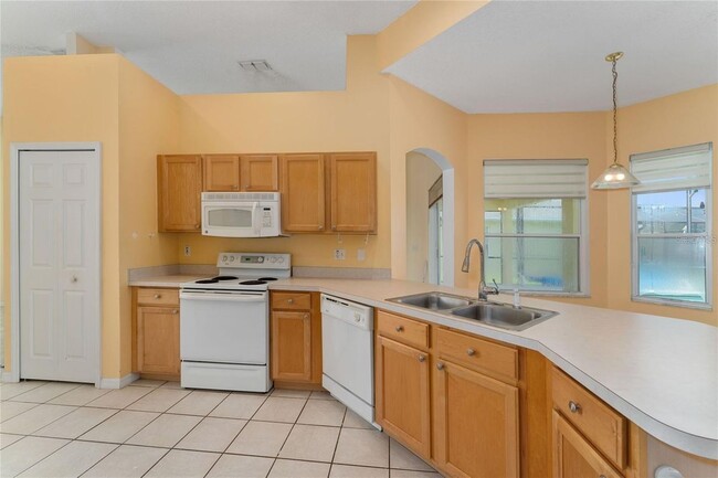 Building Photo - 135 Langham Dr