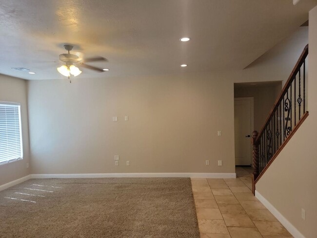 Building Photo - Gorgeous 6 Bedroom Home in Washington!