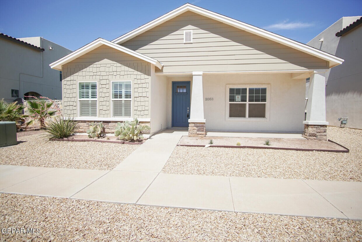 Foto principal - 2053 William Caples St