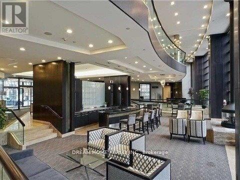 Photo du bâtiment - 33 Sheppard Ave E